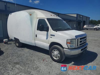 Czwarte zdjęcie samochodu z boku: 2013 FORD ECONOLINE E350 SUPER DUTY CUTAWAY VAN VIN:1FDWE3FL1DDA70194 - miniatura
