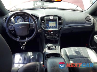 Zdjęcie 8 z 12 samochodu: 2013 CHRYSLER 300 S VIN:2C3CCABG5DH708111 - miniatura