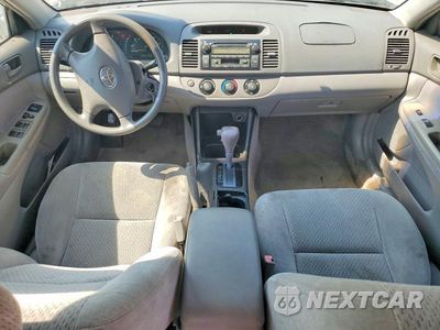 Zdjęcie 8 z 12 samochodu: 2002 TOYOTA CAMRY LE VIN:4T1BE32K62U076792 - miniatura