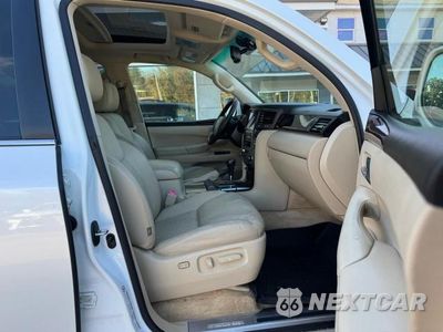 Piąte zdjęcie samochodu w środku: 2011 LEXUS LX 570 VIN:JTJHY7AX8B4080303 - miniatura
