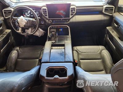 Zdjęcie 8 z 13 samochodu: 2023 TOYOTA TUNDRA CREWMAX PLATINUM VIN:5TFNA5AB9PX021527 - miniatura