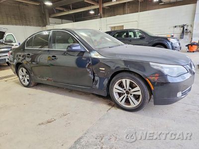 Czwarte zdjęcie samochodu z boku: 2010 BMW 528 XI VIN:WBANV1C51AC388826 - miniatura