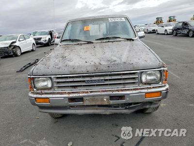 Piąte zdjęcie samochodu w środku: 1988 TOYOTA PICKUP XTRACAB RN70 DLX VIN:JT4RN70P3J0058104 - miniatura