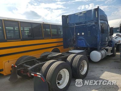 Trzecie zdjęcie samochodu z tyłu: 2018 INTERNATIONAL LT625 SEMI TRUCK VIN:3HSDZAPR3JN532635 - miniatura