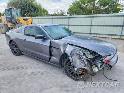 Czwarte zdjęcie samochodu z boku: 2014 FORD MUSTANG VIN:1ZVBP8AM3E5320196 - miniatura