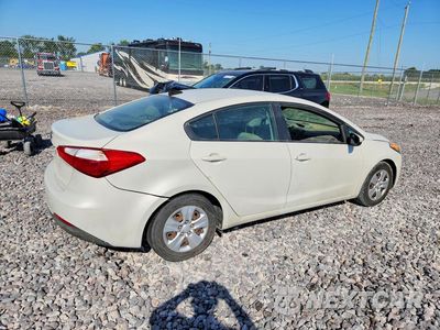 Trzecie zdjęcie samochodu z tyłu: 2015 KIA FORTE LX VIN:KNAFK4A67F5296853 - miniatura