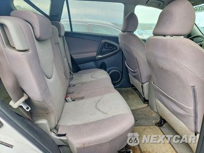 Zdjęcie 11 z 13 samochodu: 2006 TOYOTA RAV4 BASE VIN:JTMBD33V065009539 - miniatura