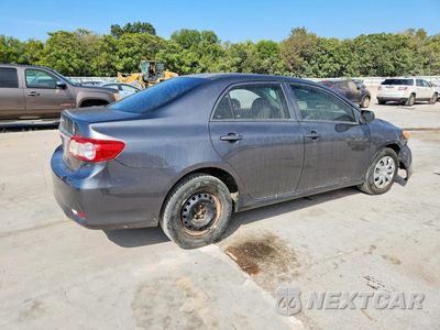 Trzecie zdjęcie samochodu z tyłu: 2013 TOYOTA COROLLA L VIN:5YFBU4EE9DP138897 - miniatura