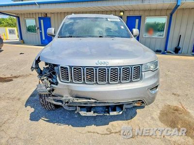 Piąte zdjęcie samochodu w środku: 2018 JEEP GRAND CHEROKEE LAREDO VIN:1C4RJFAG6JC382148 - miniatura