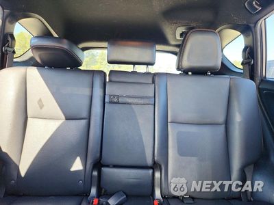 Zdjęcie 10 z 13 samochodu: 2018 TOYOTA RAV4 HV SE VIN:JTMJJREV0JD181668 - miniatura
