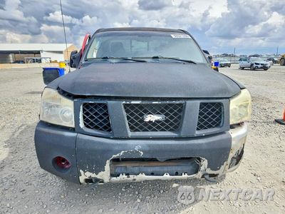 Piąte zdjęcie samochodu w środku: 2005 NISSAN TITAN XE VIN:1N6AA06B05N515971 - miniatura