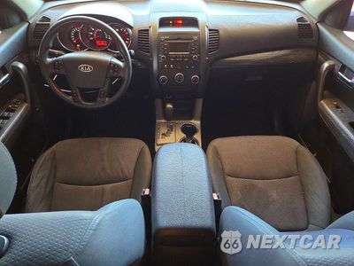 Zdjęcie 8 z 13 samochodu: 2011 KIA SORENTO LX VIN:5XYKTDA22BG177265 - miniatura