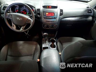 Zdjęcie 8 z 13 samochodu: 2015 KIA SORENTO LX VIN:5XYKTCA6XFG650509 - miniatura