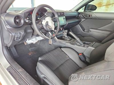 Zdjęcie 8 z 13 samochodu: 2024 TOYOTA GR86 BASE VIN:JF1ZNBB18R8755167 - miniatura