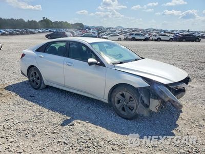 Czwarte zdjęcie samochodu z boku: 2022 HYUNDAI ELANTRA SEL VIN:5NPLM4AG9NH075830 - miniatura