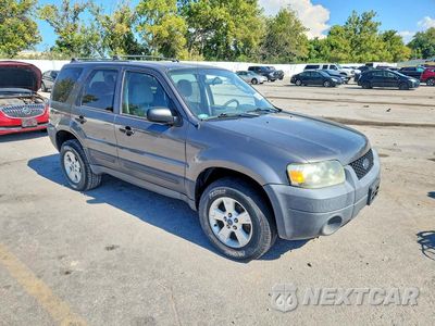 Czwarte zdjęcie samochodu z boku: 2005 FORD ESCAPE XLT VIN:1FMYU93155DA10728 - miniatura