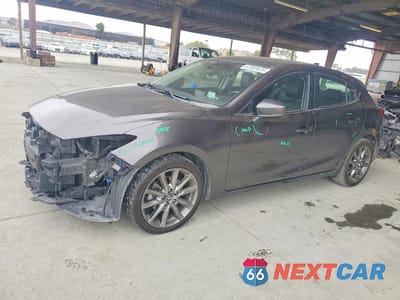 2018 MAZDA 3 GRAND TOURING 3MZBN1M36JM189589 - główne zdjęcie licytacji z USA - miniatura