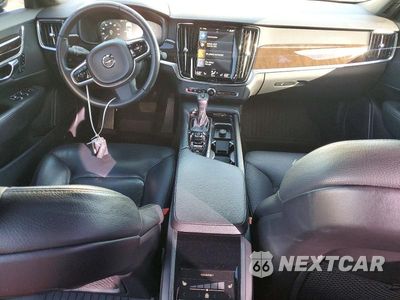 Zdjęcie 8 z 12 samochodu: 2020 VOLVO S90 T6 MOMENTUM VIN:LVYA22MK6LP175444 - miniatura