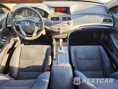 Zdjęcie 8 z 12 samochodu: 2011 HONDA ACCORD LXP VIN:1HGCP2F41BA102842 - miniatura