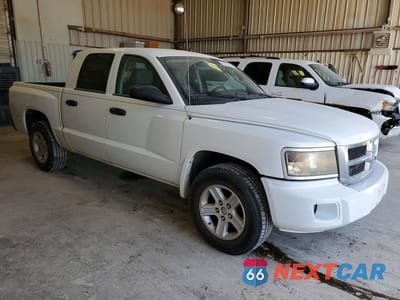 Czwarte zdjęcie samochodu z boku: 2010 DODGE DAKOTA SXT VIN:1D7CE3GKXAS202413 - miniatura