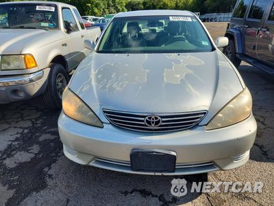 Piąte zdjęcie samochodu w środku: 2005 TOYOTA CAMRY LE VIN:4T1BE30K65U622384 - miniatura