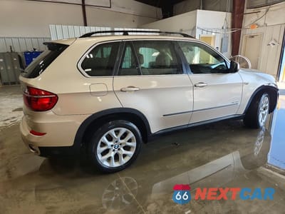 Trzecie zdjęcie samochodu z tyłu: 2013 BMW X5 XDRIVE35I VIN:5UXZV4C53D0B07218 - miniatura