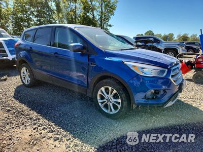 Czwarte zdjęcie samochodu z boku: 2019 FORD ESCAPE SE VIN:1FMCU9GD8KUA00995 - miniatura