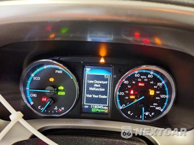 Zdjęcie 9 z 13 samochodu: 2017 TOYOTA RAV4 HV LIMITED VIN:JTMDJREV6HD082411 - miniatura