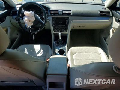 Zdjęcie 8 z 12 samochodu: 2015 VOLKSWAGEN PASSAT S VIN:1VWAT7A38FC117942 - miniatura