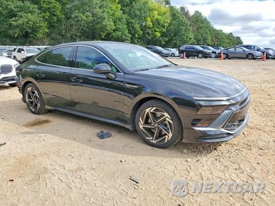 Czwarte zdjęcie samochodu z boku: 2025 HYUNDAI SONATA SEL VIN:KMHL14JA7SA501209 - miniatura