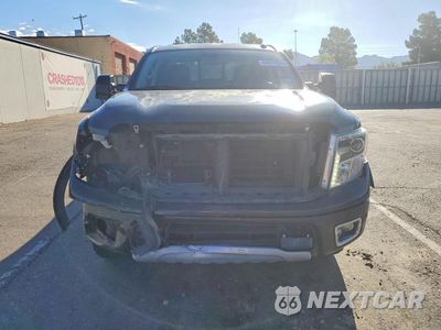 Piąte zdjęcie samochodu w środku: 2017 NISSAN TITAN PRO-4X VIN:1N6AA1E50HN551102 - miniatura
