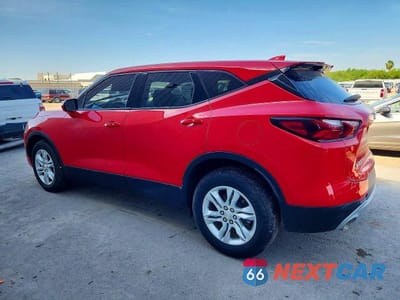 Drugie zdjęcie samochodu z przodu: 2021 CHEVROLET BLAZER 2LT VIN:3GNKBHRS8MS513802 - miniatura