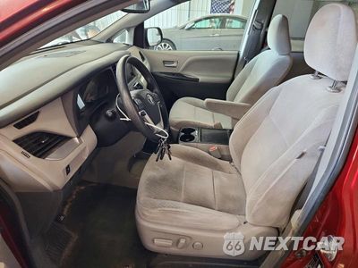 Zdjęcie 7 z 13 samochodu: 2017 TOYOTA SIENNA LE VIN:5TDKZ3DC1HS887962 - miniatura