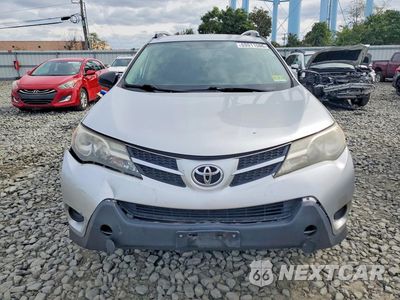 Piąte zdjęcie samochodu w środku: 2014 TOYOTA RAV4 LE VIN:JTMBFREV2ED071796 - miniatura