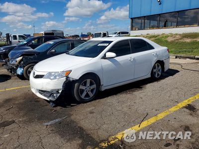 2014 TOYOTA CAMRY SE 4T1BF1FK0EU351668 - główne zdjęcie licytacji z USA - miniatura