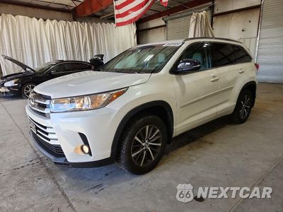 2017 TOYOTA HIGHLANDER XLE 5TDJZRFH9HS476803 - główne zdjęcie licytacji z USA - miniatura