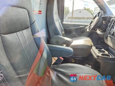 Zdjęcie 10 z 12 samochodu: 2012 GMC SAVANA BOX TRUCK VIN:1GDY72BA6C1902050 - miniatura