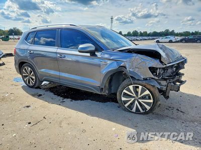 Czwarte zdjęcie samochodu z boku: 2022 VOLKSWAGEN TAOS SE VIN:3VVTX7B23NM003058 - miniatura