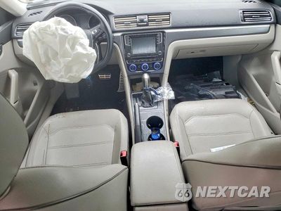 Zdjęcie 8 z 12 samochodu: 2018 VOLKSWAGEN PASSAT S VIN:1VWAA7A3XJC040845 - miniatura