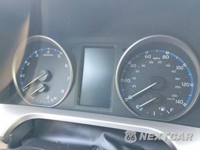 Zdjęcie 9 z 14 samochodu: 2017 TOYOTA RAV4 LE VIN:JTMBFREV0HJ170817 - miniatura