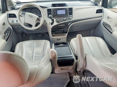 Zdjęcie 8 z 14 samochodu: 2012 TOYOTA SIENNA LE VIN:5TDKK3DC3CS268910 - miniatura