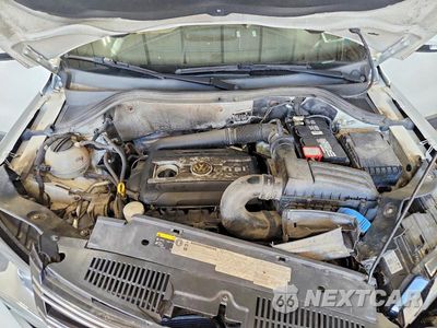 Zdjęcie 11 z 12 samochodu: 2015 VOLKSWAGEN TIGUAN S VIN:WVGBV7AX8FW611264 - miniatura