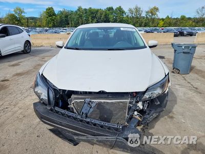 Piąte zdjęcie samochodu w środku: 2015 VOLKSWAGEN PASSAT S VIN:1VWAT7A38FC088684 - miniatura