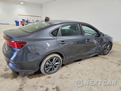 Trzecie zdjęcie samochodu z tyłu: 2024 KIA FORTE LXS VIN:3KPF24AD3RE739896 - miniatura