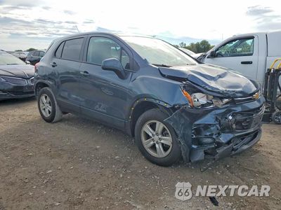Czwarte zdjęcie samochodu z boku: 2022 CHEVROLET TRAX LS VIN:KL7CJNSM3NB543455 - miniatura