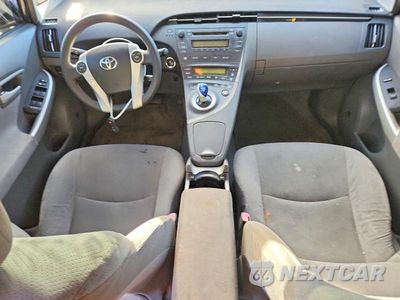 Zdjęcie 8 z 12 samochodu: 2011 TOYOTA PRIUS THREE VIN:JTDKN3DU5B1393029 - miniatura