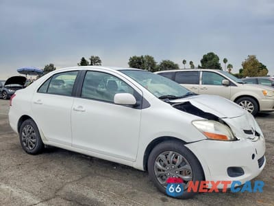 Czwarte zdjęcie samochodu z boku: 2008 TOYOTA YARIS BASE VIN:JTDBT923981288425 - miniatura