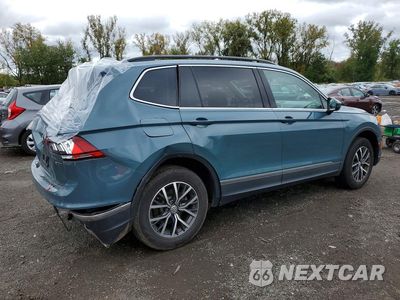 Trzecie zdjęcie samochodu z tyłu: 2020 VOLKSWAGEN TIGUAN SE VIN:3VV2B7AX3LM135144 - miniatura