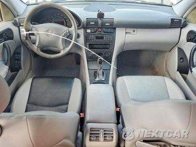 Zdjęcie 8 z 12 samochodu: 2003 MERCEDES-BENZ C 320 VIN:WDBRF64J43E010404 - miniatura