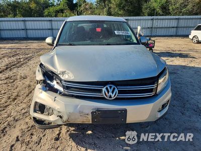 Piąte zdjęcie samochodu w środku: 2014 VOLKSWAGEN TIGUAN S VIN:WVGBV3AX7EW532269 - miniatura